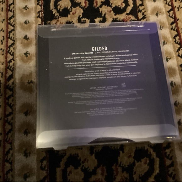 Tahari eyeshadow palette Gilded - Picture 3 of 3